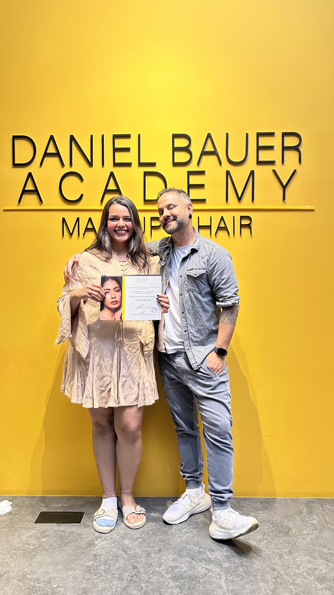 danielbaueracad's tweet image. At Daniel Bauer Academy, we don’t just teach makeup — we build artists. The 7-Day Master Session brought talent from across borders to grow, glow, and go beyond🤗✅
#DanielBauer #DanielBauerAcademy #BestMakeupAcademy #MakeupMasterclass