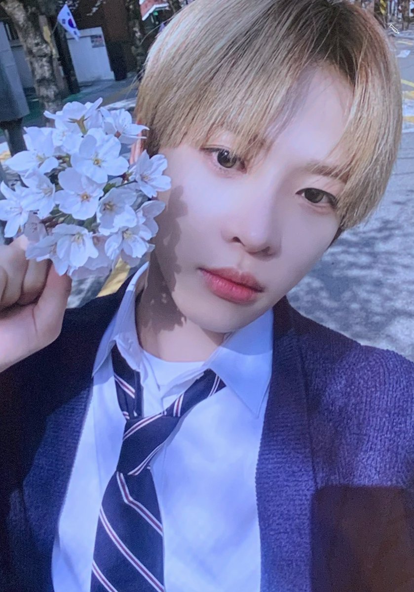 디지털 포카도 너무 예뻐..

(근데 자꾸 중복만 뜨고, 다른 멤버는 잘 안 나오고… 저장도 안 돼...😇