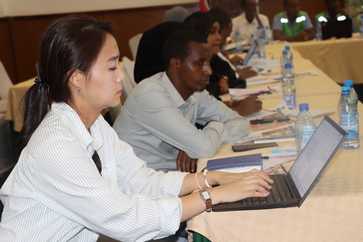 RACIDA_Ngo's tweet photo. Elevate Project, supported by @IOMKenya, brought together #RACIDA, @WorldVisionKE & @OSDAFRIK for a Program Review Workshop in Mandera.
#ElevateProject is empowering livelihoods, expanding WASH access, fostering peace, and supporting youth, women & PLWDs!
@UNmigration #ELEVATEAfrica #BuildingResilience