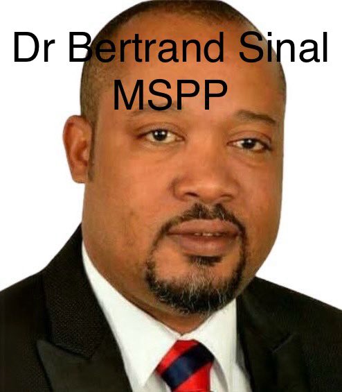 Yn_yvon's tweet image. Sansinay prezidan #JovenelMoïse
plis pisans ranfose  bann ak zam
sa sanble kontinye pwofite
#Pouvwa konkòday #klan politik kale :
jwisans tout kalte #privilèj san kèsote,
alòs popilasyon an ap pase
tout kalte tray #ensekirite lakòz.
@PresidenceHT
@PrimatureHT