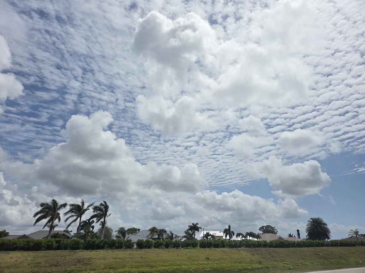 brimacfla's tweet photo. @Chemtrail101 Blasting the Nexrad? https://t.co/fntfSz1VBg