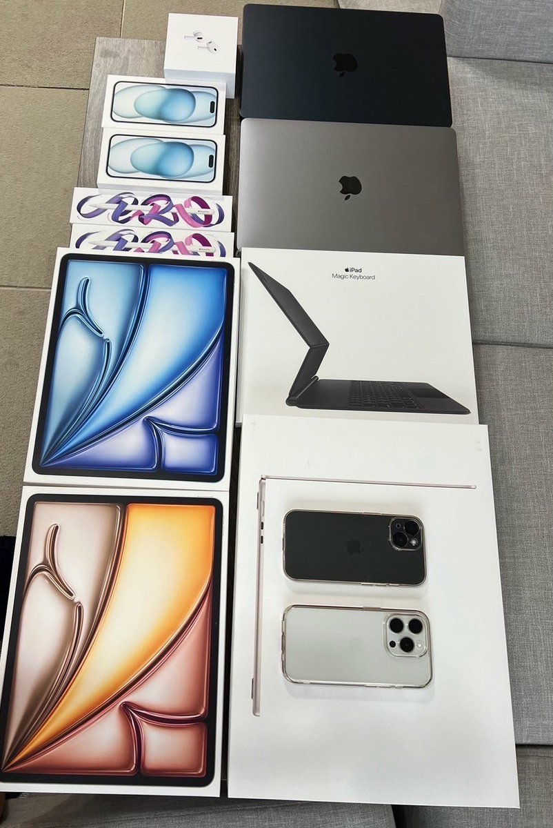 f80208020's tweet photo. 姪っ子とバイバイして帰ってきました。

今日は姪っ子へのプレゼントだけじゃなく、自分用にも新しいパソコン���2台買ったので、さっそくチャート環境を整えようと思います😌

それと、使わなくなる「MacBook2台」プレゼントしようと思っています。
※画像右上に映っている2台です

「応募条件はなし」

FXに本気で取り組みたい方に届けばいいかなって思ってます😊

コメントもしくはDMしてください。
〆切は明日まで

当選された方にはDMしますね。