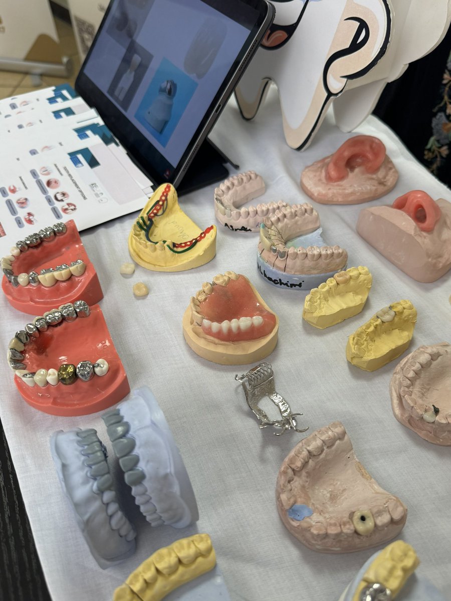 تشرفت بحضوري اليوم معرض الابتكار في عالم تقنية الأسنان في جامعة الملك سعود.

سعيده بكل شخص قابلته اليوم وكسبت معرفته، وكانت تجربة ثرية ومميزة.

وأخص بالشكر أ. حسن على الجولة التوضيحية المثريّة ما قصر معنا أبدًا 🤍🤍🤍<a href="/hass2009an/">Hassan Aldawsari</a>