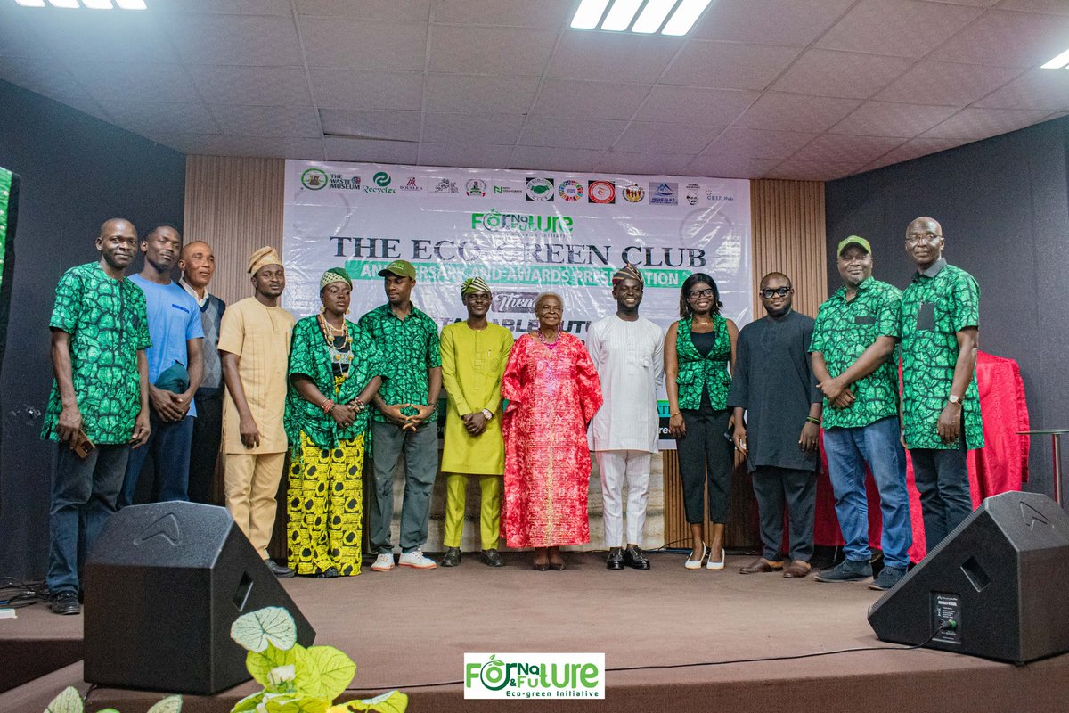 ecogreenorgng's tweet photo. #TheEcogreenClub Anniversary &amp; awards presentation in pics. Thanks to @niyiogungbade1 @Ogbeni_VICTOR @JumokeOlowoW @giftifokwe1 &amp; @Gbenjo_Abimbola on behalf of @W_Mogbonjubola HC for  environment @OYSG_MOENR . #SustainableFutures #EnvironmentalResilience #ClimateNow #1yearImpact https://t.co/L70hUG2L6F