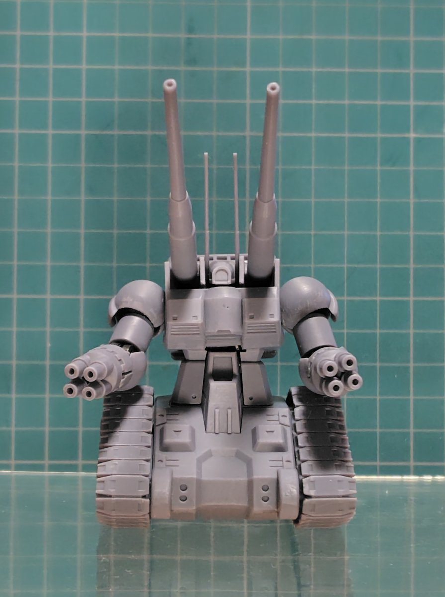 hoboho78's tweet image. Gフレーム　量産型ガンタンク
小さかったので下半身を1.2倍にしました