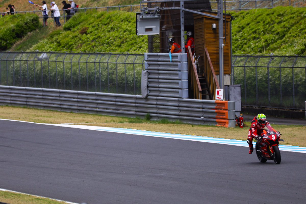 reichu310's tweet photo. 2025もてぎ2&amp;4レース

WINNER
DUCATI Team KAGAYAMA
ゼッケン3
水野 涼 選手
ドカティ　🇮🇹　

#2025もてぎ2&amp;4レース #jsb1000 #ロードレース #オートバイ #2輪 #レース #モビリティリゾートもてぎ #ポールポジション #ducati TeamKAGAYAMA #水野涼 選手 #ドカティ #photo #写真 https://t.co/JaXzjAQaDm