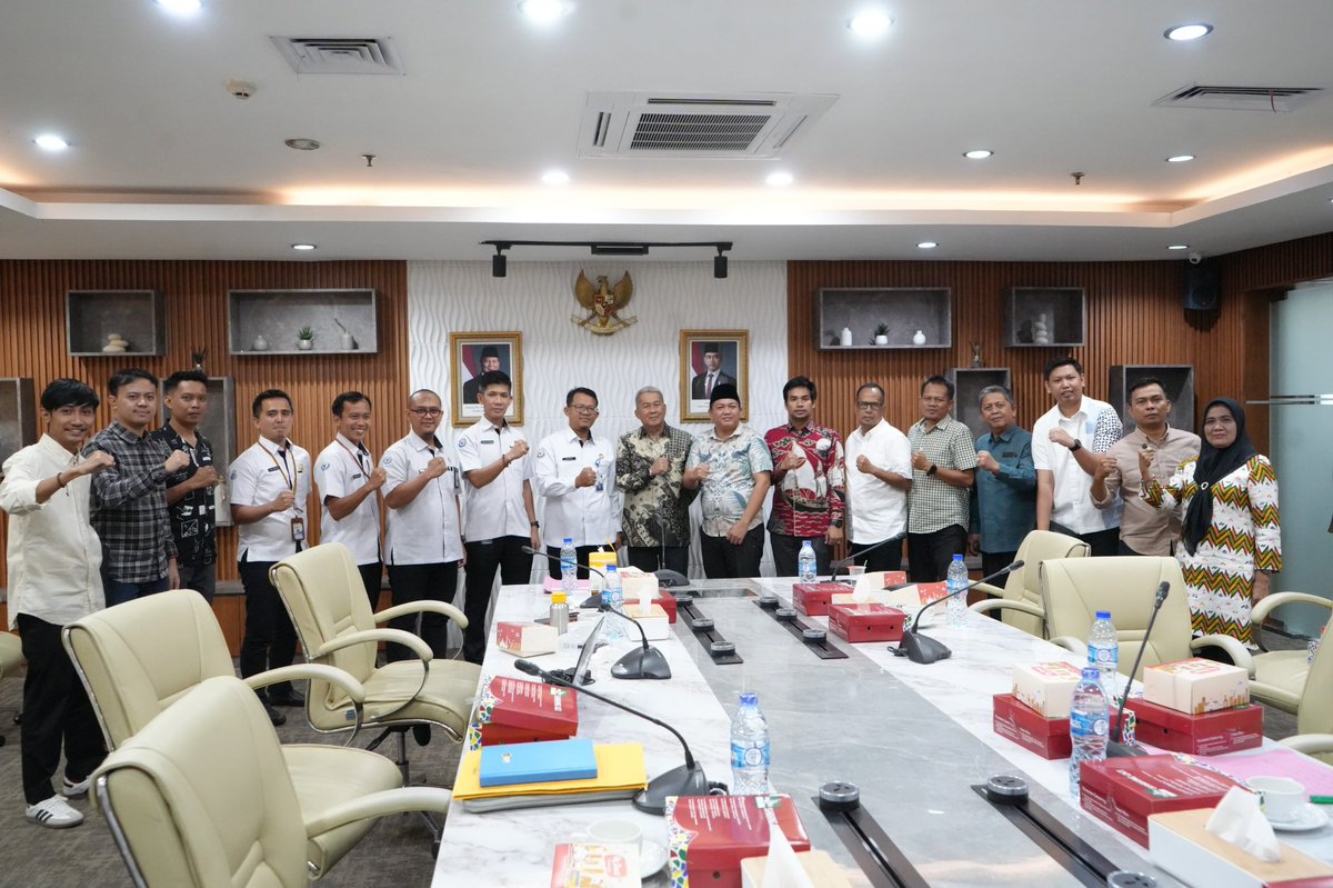 #SahabatBahari, Direktur Perlindungan dan Pemberdayaan Nelayan Mahrus menerima audiensi Ketua DPRD serta Kepala Dinas Perikanan Kabupaten Wajo, Selasa 29 April 2025.

Pada pertemuan ini Kepala Dinas Perikanan Kabupaten Wajo Andi Ismirar Sentosa menyampaikan Kabupaten Wajo
