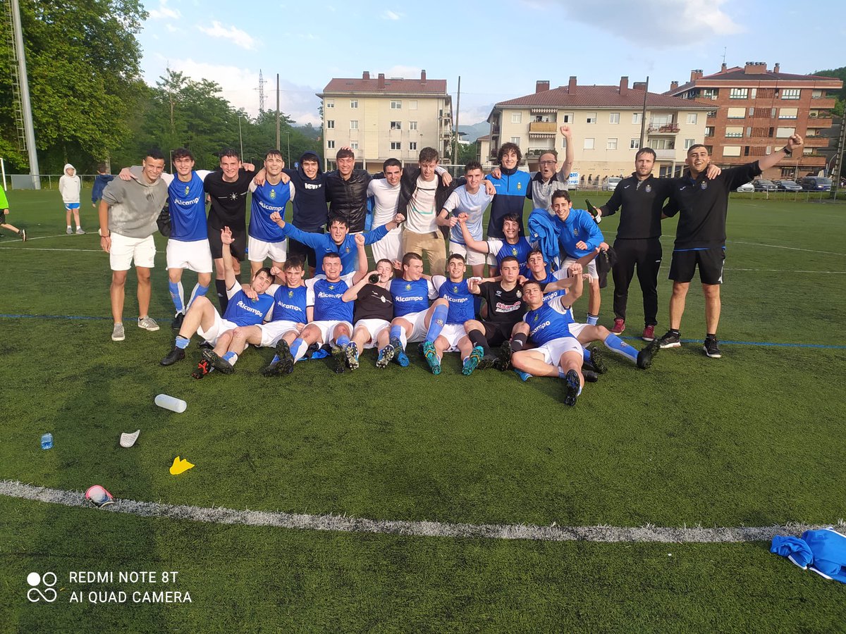 IkerMarquet's tweet photo. Agur esateko ordua iritsi da⚽️

MILA ESKER BIHOTZEZ @OiartzunKE_ 💙💙 https://t.co/zHPPVgvQ56