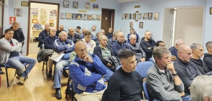 Gerardo Pelusso (@gerardopelusso) on Twitter photo Gran concurrencia en la asamblea de <a href="/AudefOficial/">AudefOFICIAL</a>
Temas principales:
1- Situación actual de inestabilidad laboral.
2 - Derechos de imagen.
3 - Reconocimiento a socios con más de 30 años ininterrumpidos. Gran concurrencia en la asamblea de <a href="/AudefOficial/">AudefOFICIAL</a>
Temas principales:
1- Situación actual de inestabilidad laboral.
2 - Derechos de imagen.
3 - Reconocimiento a socios con más de 30 años ininterrumpidos.