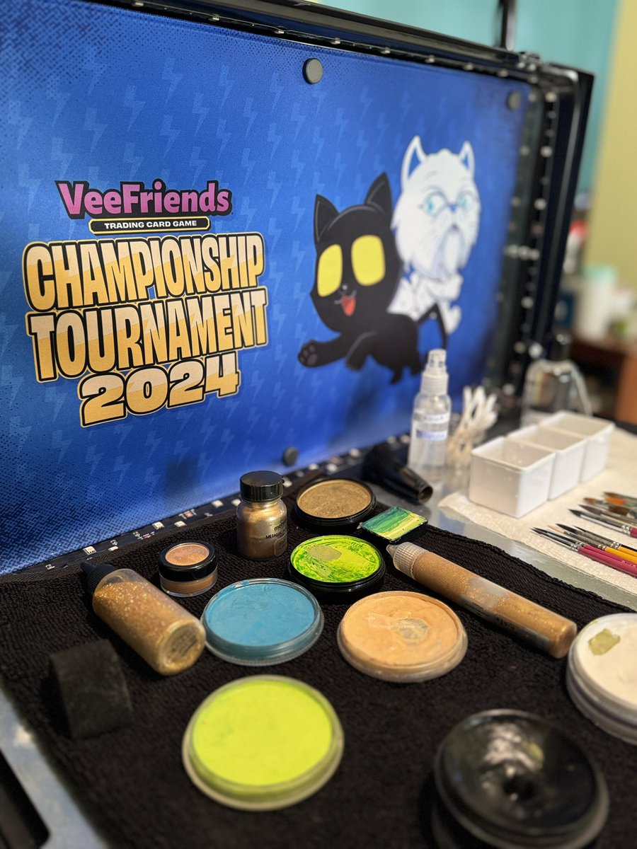 SifreMichelle's tweet image. 🌸GM! 👋🏼Any guesses for #8 in this Countdown?!😉 Let me know, I’d love to see your choices!😃

Bodypainting/facepainting countdown because….I love Veefriends!!!🥰

But also, because of @veefriends @VeeFriendsCards + @Topps Chrome drop on May 7th!!!🤭🤩YESS!!🎉😃

#Veefam 🫶🏼