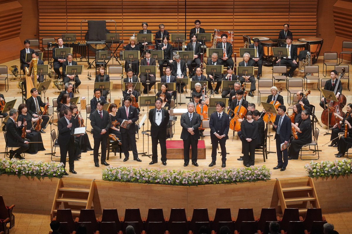 sendaiphil's tweet image. 今日は日立システムズホール仙台コンサートホールにて、日頃よりご支援をいただいているサポート会員の皆様を対象とした「感謝祭」を開催しました。指揮体験あり、スタッフ紹介あり、高関マエストロによる「運命」楽曲解説あり...笑顔にあふれるコンサートとなりました🎻