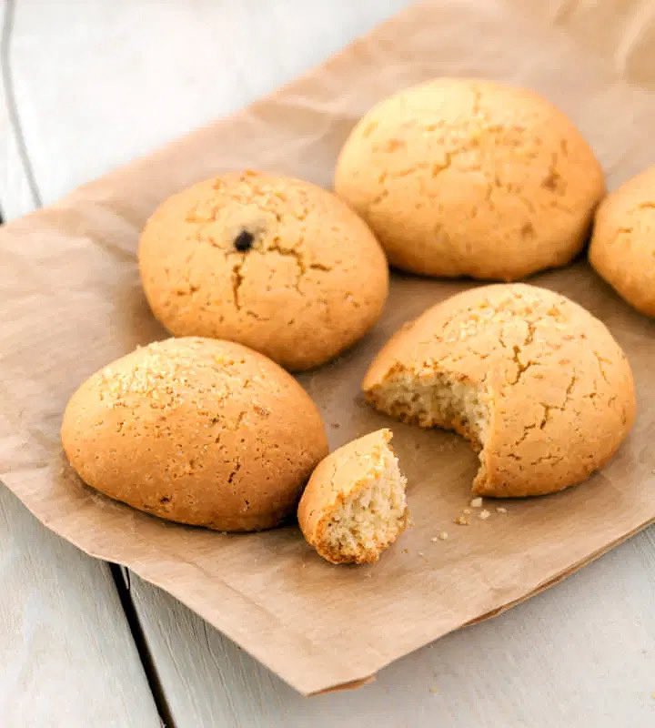 Greek Walnut Cookies Photo from WorldwideGreeks.com
.
#greekcookies #greeksweets #cookinggreek #worldwidegreeks