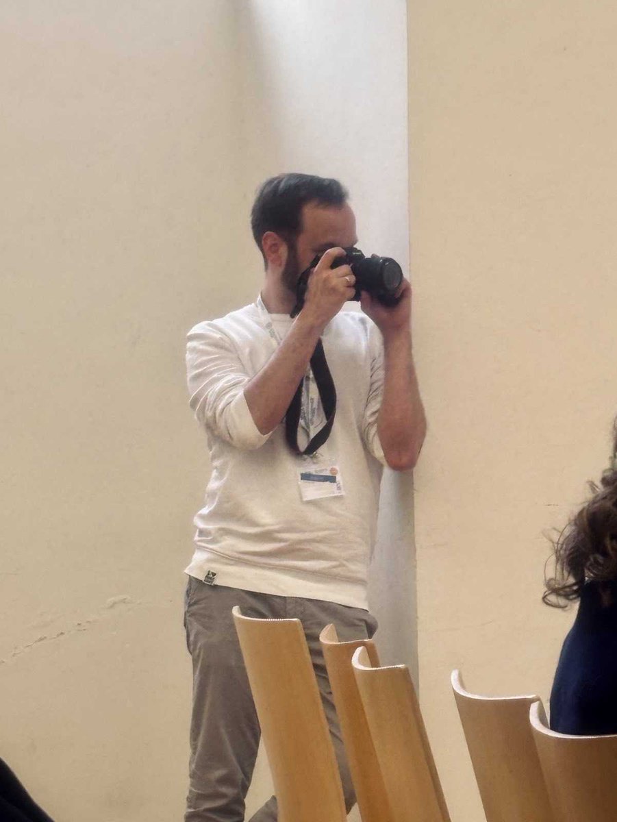 COMPTEXTCONF's tweet image. Even though COMPTEXT2025 closed last weekend, its spirit will live on in the splendid photography of our dedicated group of colleagues from the University of Vienna: Jakob-Moritz Eberl, @AMPlanitzer, @apeksha_sh! We thank and appreciate their work!