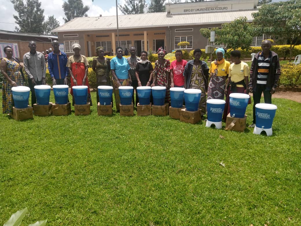 CaritasRwanda's tweet photo. In April 2025, @CaritasRwanda, through the #ECDProject (funded by @PlanRwanda) provided 96 HBECDs from @GatsiboDistrict, @BugeseraDistr & @NyaruguruDistr with vital supplies including water tanks, ceramic water filters, modern stoves, handwashing equipment and porridge flour. https://t.co/I5iER3Djw7