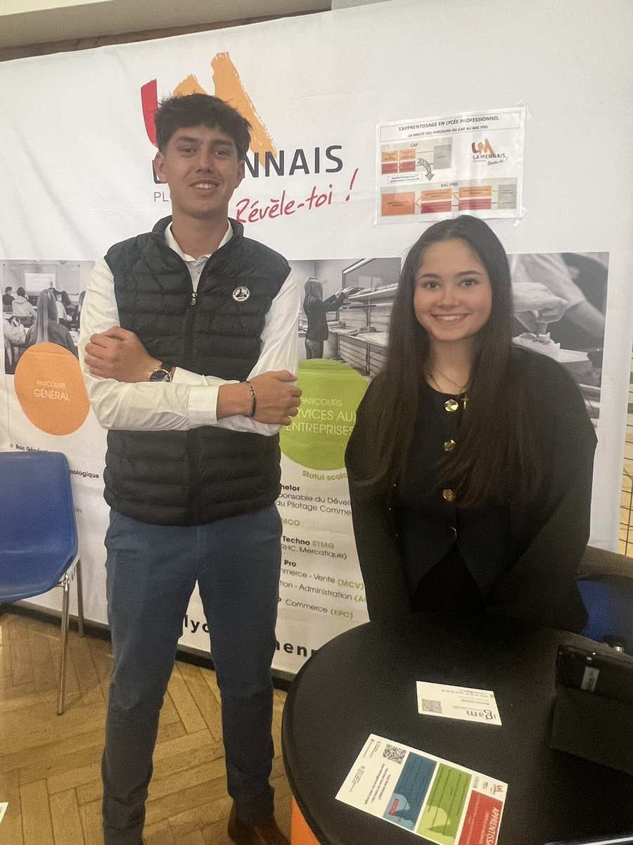 M ALCANTARA - - MASLÉ et E MORIN  en 1ere bac Pro en apprentissage accueillent ce mardi 29 avril 2025  les élèves en classes de Quatrième au forum des métiers du CIO. Bravo pour leurs présentations et merci pour leur disponibilité !
#campuslamennais #forumdesmétiers #cio