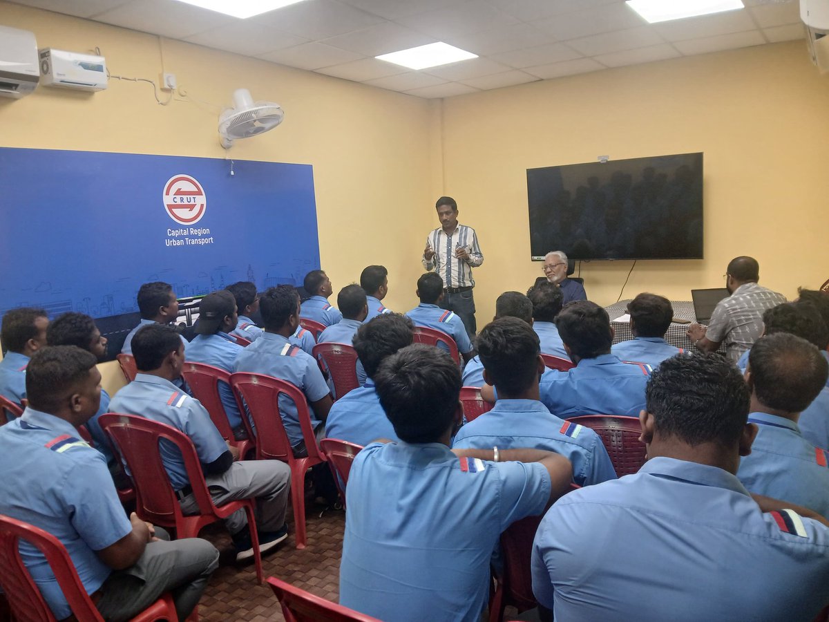 CRUT_BBSR's tweet photo. CRUT in collaboration with @giz_india has launched a training program for #AmaBus captains of Rourkela & Sambalpur, focusing on safe and efficient driving practices.
On the first day, 45 captains took part in the training blending theoretical knowledge with practical sessions. https://t.co/nNLblq9MVu
