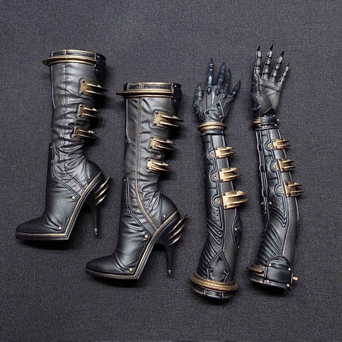 CAT GIRLの腕とブーツ  塗り分けほぼ出来ました✌️😊