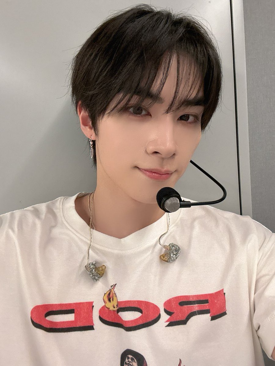 Visionteaa's tweet image. 🦖🫧

Setelah kerja Aku langsung cepet cepet pergi latihan

@Visionteaa