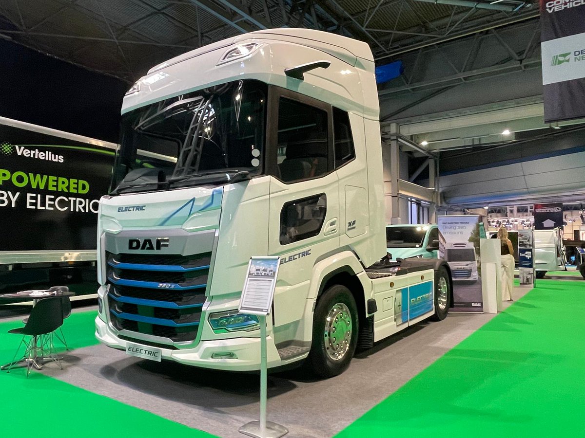 DAFTrucksUK's tweet photo. We’re at the #CVShow this week with the DAF XF Electric⚡
Come and join us in the Destination Net Zero Zone in Hall 4, and talk to one of the EV team about your journey towards zero emissions.
#DAF #Electric #EV #NetZero https://t.co/go3lpCHbyM