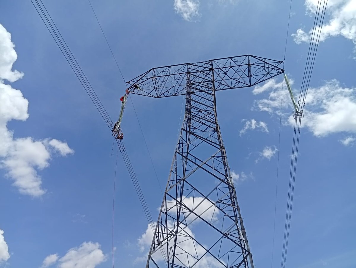 KETRACO1's tweet photo. Ongoing maintenance works on the 500kV HVDC Ethiopia - Kenya Interconnector.
Kudos to our Operations & Maintenance team.
#ReliablePower #StablePower #KETRACOProjects https://t.co/m6XNHttNZm