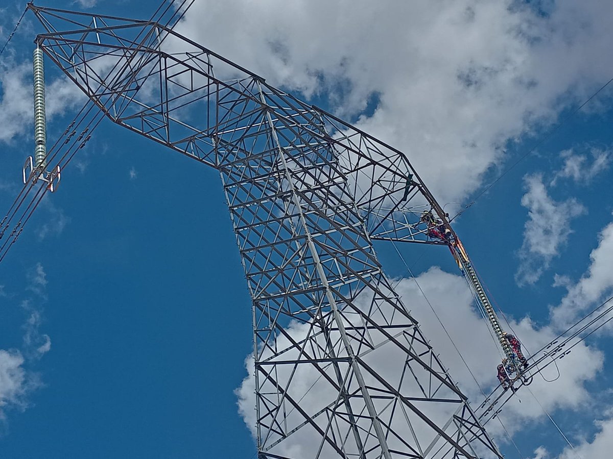KETRACO1's tweet photo. Ongoing maintenance works on the 500kV HVDC Ethiopia - Kenya Interconnector.
Kudos to our Operations & Maintenance team.
#ReliablePower #StablePower #KETRACOProjects https://t.co/m6XNHttNZm