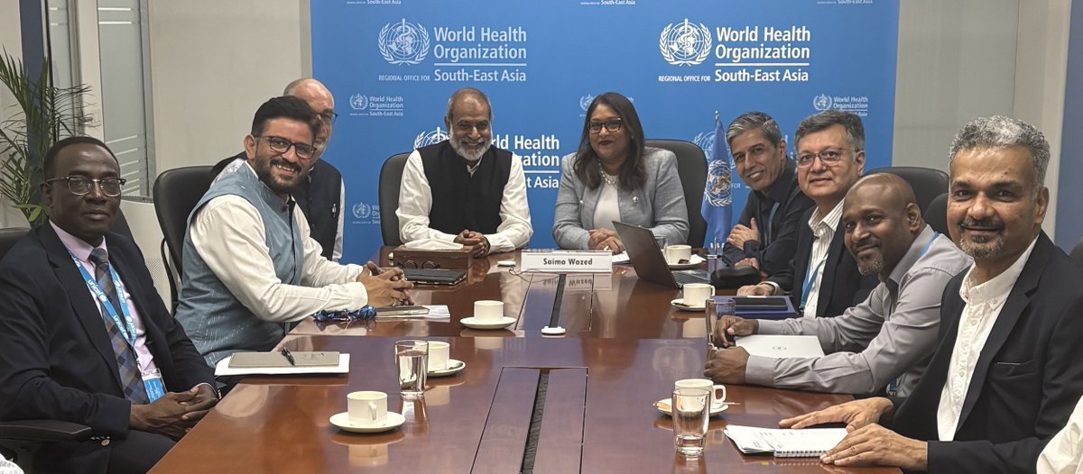WHOSEARO's tweet photo. 🫱🏽‍🫲🏾 On the sidelines of the just concluded World Health Summit in New Delhi, Regional Directors of @WHOSEARO Saima Wazed (@drSaimaWazed) and @UNICEFROSA Sanjay Wijesekera (@S_Wijesekera) met to discuss expanding collaborations at national and regional levels to advance efforts on child health,  including malnutrition, obesity, hypertension, immunization, and mental health.

#WorldHealthSummit #collaborations #UNICEF #WHO