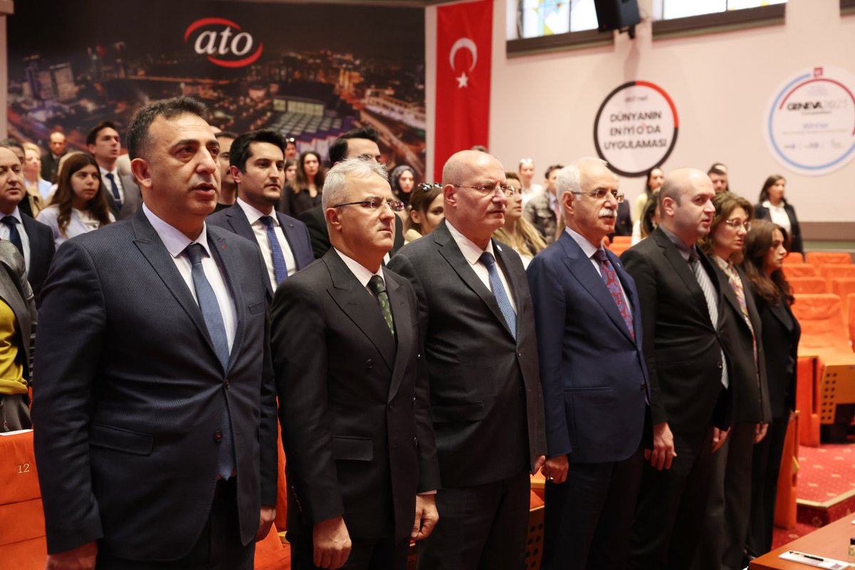 GurselBaran's tweet photo. Ankara Ticaret Odası olarak, çevresel ve ekonomik sürdürülebilirlik açısından büyük önem taşıyan iklim değişikliği çerçevesinde gelişen ve ticari hayatımızı da etkileyen konuları, Ticaret Bakanlığımız, Hazine ve Maliye Bakanlığımız ile Çevre, Şehircilik ve İklim Değişikliği Bakanlığımızın destekleriyle, Maliye Hesap Uzmanları Vakfı iş birliğinde “Karbon Fiyatlandırması ve Emisyon Ticaret Sistemi” başlığıyla panel düzenleyerek ele aldık.

Açılış konuşmalarını, Kamu Gözetimi, Muhasebe ve Denetim Standartları Kurumu Başkanı Dr. Sayın Hasan Özçelik, İklim Değişikliği Başkanlığı Başkanı Prof. Dr. Sayın Halil Hasar, Maliye Hesap Uzmanları Vakfı Başkanı Prof. Dr. Sayın Hasan Üzeltürk ve Başkan Yardımcısı Prof. Dr. Sayın Nevzat Saygılıoğlu ile birlikte gerçekleştirdiğimiz program, İstanbul Gedik Üniversitesi Öğretim Görevlisi Yeminli Mali Müşavir Sayın Nazmi Karyağdı’nın moderatörlüğünü yaptığı paneller ile devam etti.

Doğru tasarlanmış ve uygulanan karbon fiyatlandırma ve emisyon ticaret sistemi mekanizmalarının ekonomimize yeni fırsatlar sunabileceğine inanıyoruz.

@csbgovtr @ticaret @HMBakanligi @KamuGozetimi @vdksosyalmedya @vergi_konseyi @mhuzvkf @ProfHasar @drhasanozcelik @nsaygilioglu @temelaktay @mustafaderyal @NazmiKaryagdi