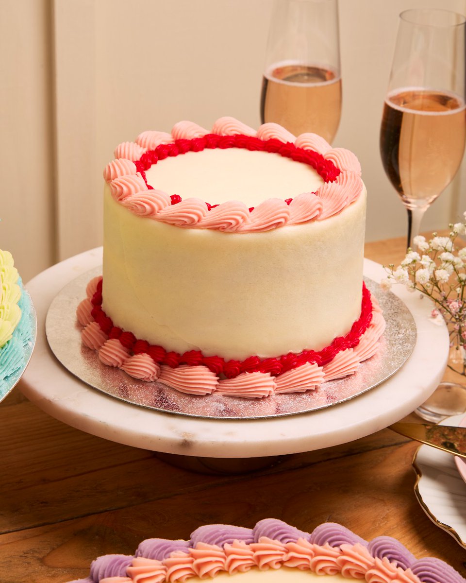 You loved our Vintage Cake, so we’ve made more! 🎂 

Introducing 6" &amp; 8" round Vintage Cakes in new sky, violet and classic blush! 💙

Vintage style perfection for every celebration: bit.ly/3GlVKJf!