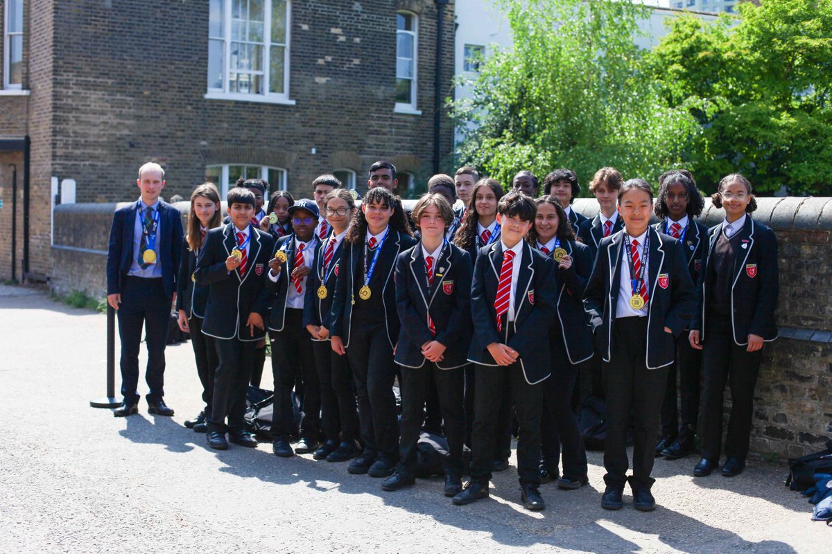 Harris Science Academy East London (@harrissael) on Twitter photo Our 23 <a href="/LondonMarathon/">TCS London Marathon</a> Mini Marathon runners. Four were competing in the Championships for Newham Borough, with Romeu achieving a fast 9m 28sec on the 2.6km course. The rest ran in the 2.6km or 1 mile event and all enjoyed being cheered on by the crowds outside Buckingham Palace! Our 23 <a href="/LondonMarathon/">TCS London Marathon</a> Mini Marathon runners. Four were competing in the Championships for Newham Borough, with Romeu achieving a fast 9m 28sec on the 2.6km course. The rest ran in the 2.6km or 1 mile event and all enjoyed being cheered on by the crowds outside Buckingham Palace!