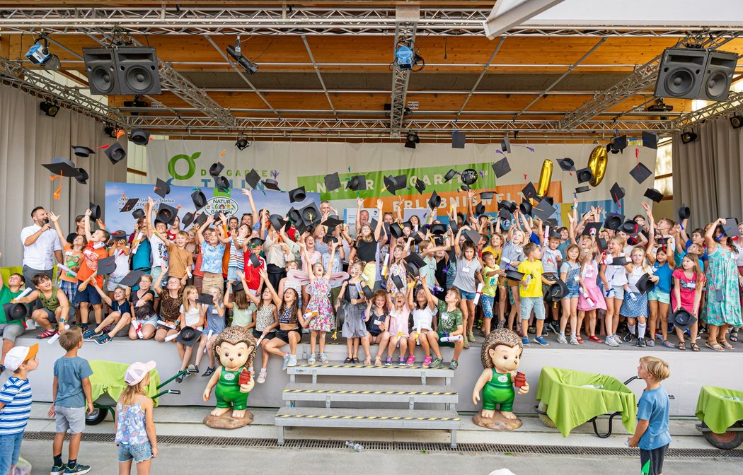 Entdeckungsfreude statt Ferienlangeweile: Österreichs Kinder- und Jugenduniversitäten machen auch im Jahr 2025 tausende Kinder und Jugendliche neugierig auf Wissen und Wissenschaft. Mehr unter: presse.oead.at #Wissenschaft #Forschen 
© „Natur im Garten"/ J. Ehn