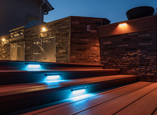 Tru_Scapes's tweet photo. Get a sneak peek of the Oaks project by @deckbuilding101! We are so excited to announce that this stunning project showcasing our vibrant color-changing deck lights, will be featured in the next issue of Deck Specialist Magazine! 😎🏡✨ https://t.co/SNWtNC40iA