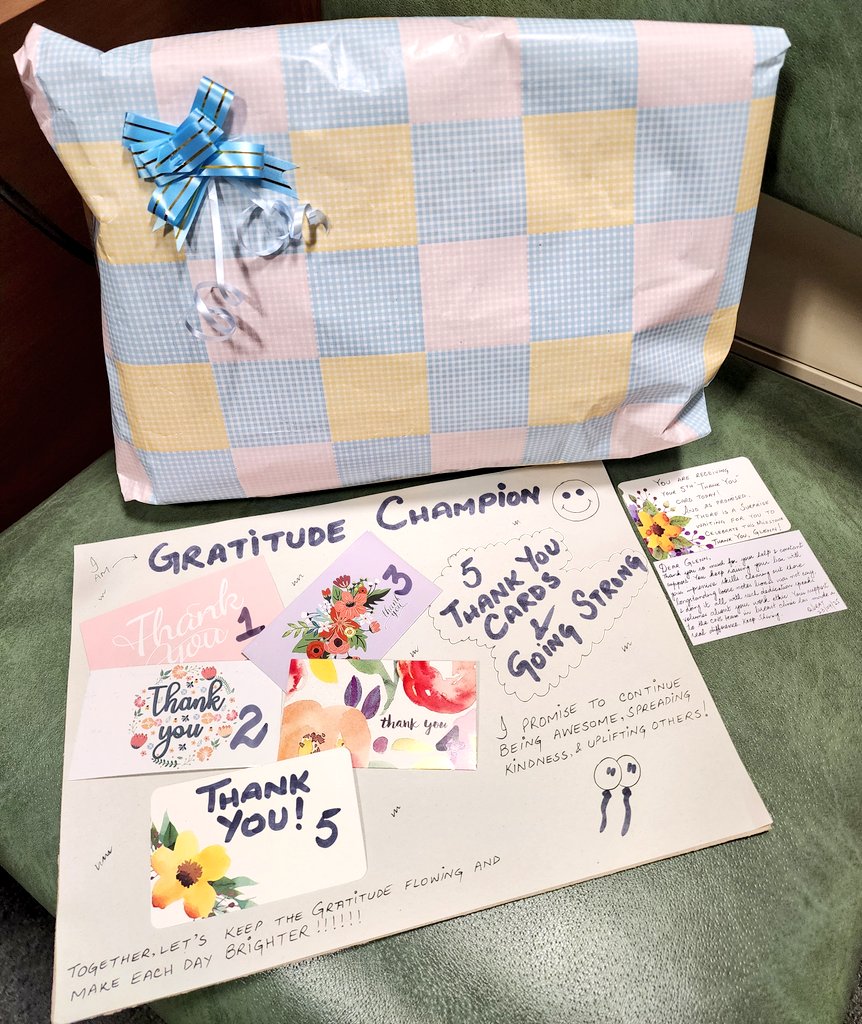 Quratulain___'s tweet photo. Celebrating a special milestone in our Handwritten Thank You Cards initiative at North-Mid Patient Access Dept @RoyalFreeNHS

Today, I am thrilled to surprise my 4th Gratitude Champion, Glenn, with their fifth card and a special gift from me, as promised. 🌟

#ProudOpsManager https://t.co/2liO5ozMFC