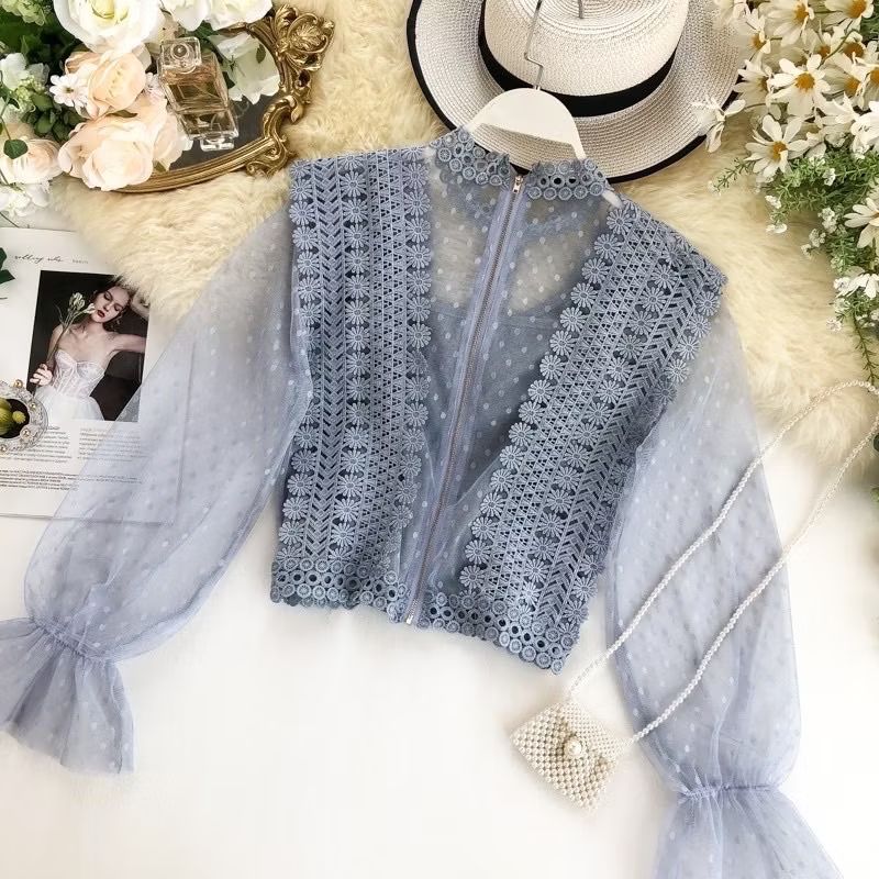 Ai_24twelve's tweet photo. Cek Alysia Blouse dengan harga Rp20.000. Dapatkan di Shopee sekarang! https://t.co/MeB7aCLx3J https://t.co/EExzWkSsDA