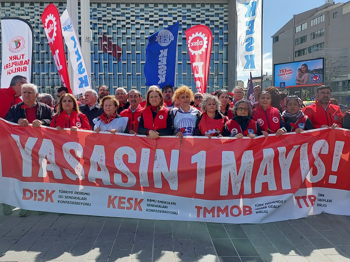 KESK1995's tweet photo. #1Mayıs 1977'de yitirdiğimiz canları anmak için Taksim Kazancı'dayız... https://t.co/uhXTs8auLT