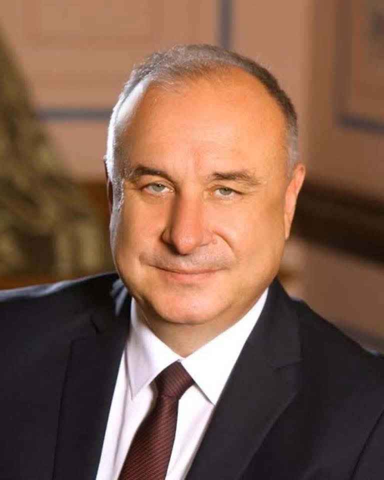 Şafak BAŞA dürüst, çalışkan, kıymetli bir devlet adamıdır.
Şafak Abi’mizin temiz geçmişine, lekesiz emeğine ve dürüstlüğüne kefiliz. <a href="/SafakBasa/">Doç. Dr. Şafak Başa</a>