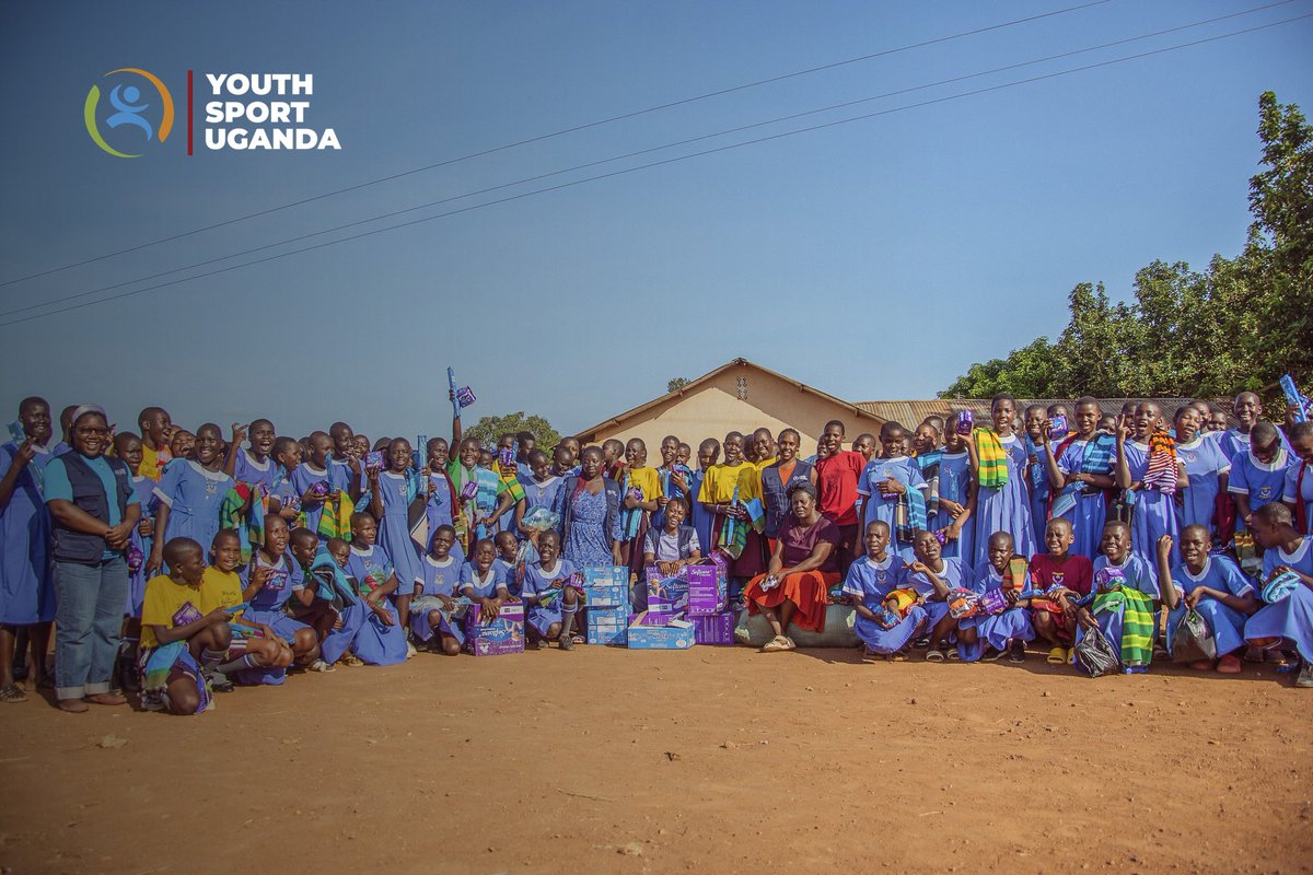 📸 PHOTOS: Wrapping up another impactful term of the #GenerationWell Project by empowering our young participants with essential hygiene kits as they head into the school holidays. 💧🌿 (1/2)