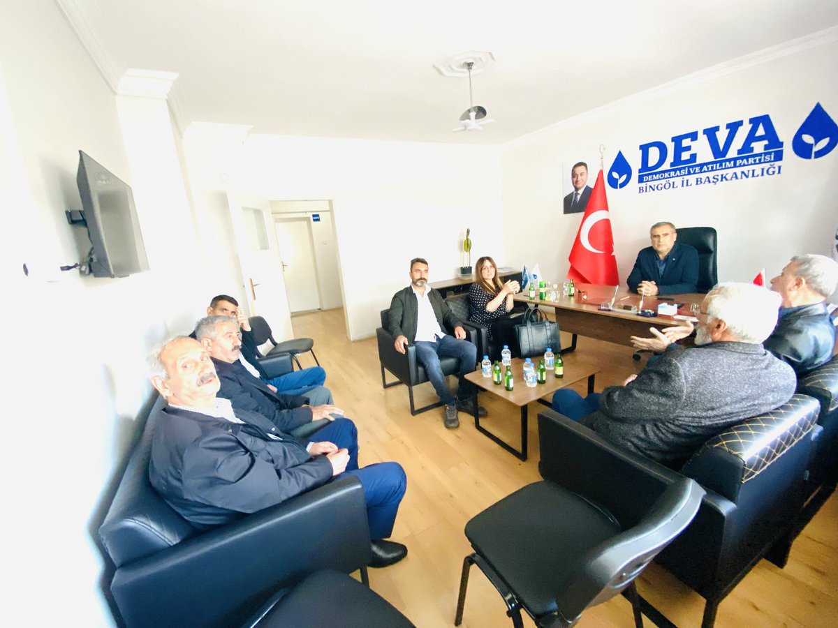 mran23340365's tweet photo. Bingöl İl Yönetimi olarak yaptığımız istişare toplantısında almış olduğumuz kararların, ülkemize ve partimize hayırlar getirmesini diliyorum…@alibabacan @devakadinda @devabingol12 @devabingolilce @BaracNihat @erkanburakgazi https://t.co/IEtreWtYKg