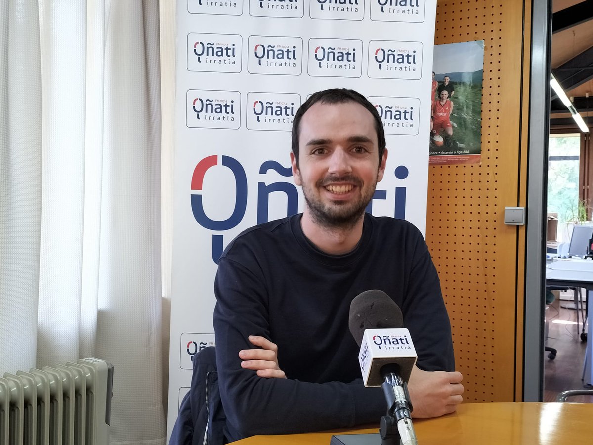 🎙OÑATI IRRATIA |
Jaieguna zuen Imanol de la Vargak pasa den astelehenekoa baina azken orduko albiste batek Erromarako bidean jarri zuen: Frantzisko Aita Santuaren heriotzak. Euskadi irratiko kazetari oñatiarrak Vaticanon bizitakoa azaldu digu.
▶ ivoox.com/imanol-varga-v… <a href="/imadlv/">Imanol de la Varga Urzelai</a>