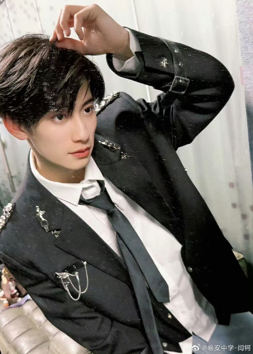 cherifromjuni's tweet image. Happy birthday to YK🎂
เหยียนเคอพ่อหนุ่มจงซี่ปีนี้19 แล้วน้า โตเป็นหนุ่มขึ้นปี2ละ คิดถึงมากๆ  我们好想你！💗
#闫钶 #yanke #yianmiddleschool #易安中学