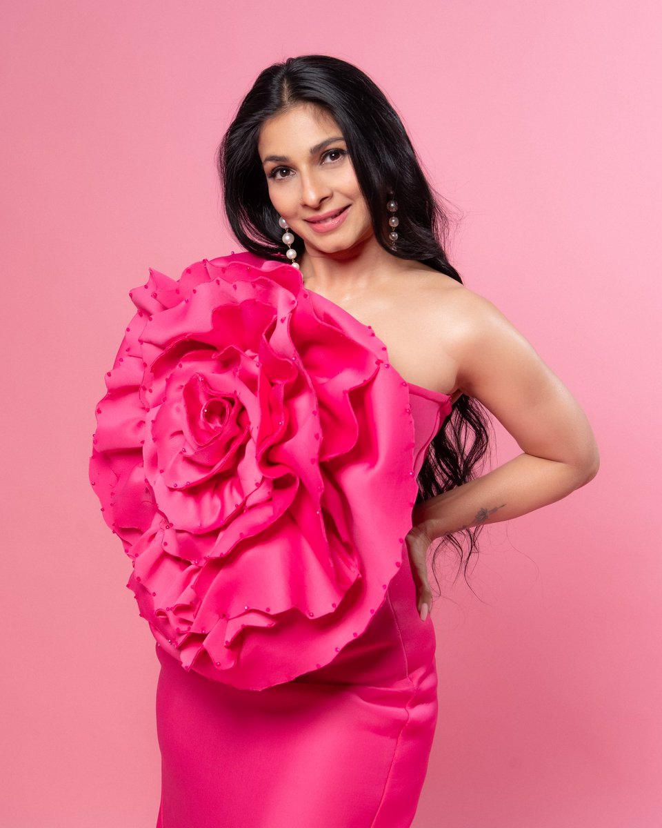 TanishaaMukerji's tweet photo. “Get your sparkle on. Show this world where you belong.” - Barbie 🩷

#tanishaamukerji https://t.co/JtseWkTMka