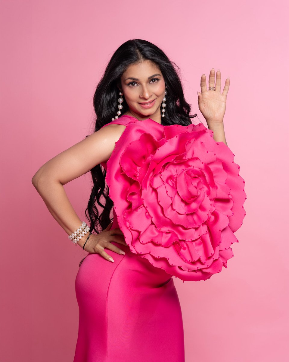 TanishaaMukerji's tweet photo. “Get your sparkle on. Show this world where you belong.” - Barbie 🩷

#tanishaamukerji https://t.co/JtseWkTMka