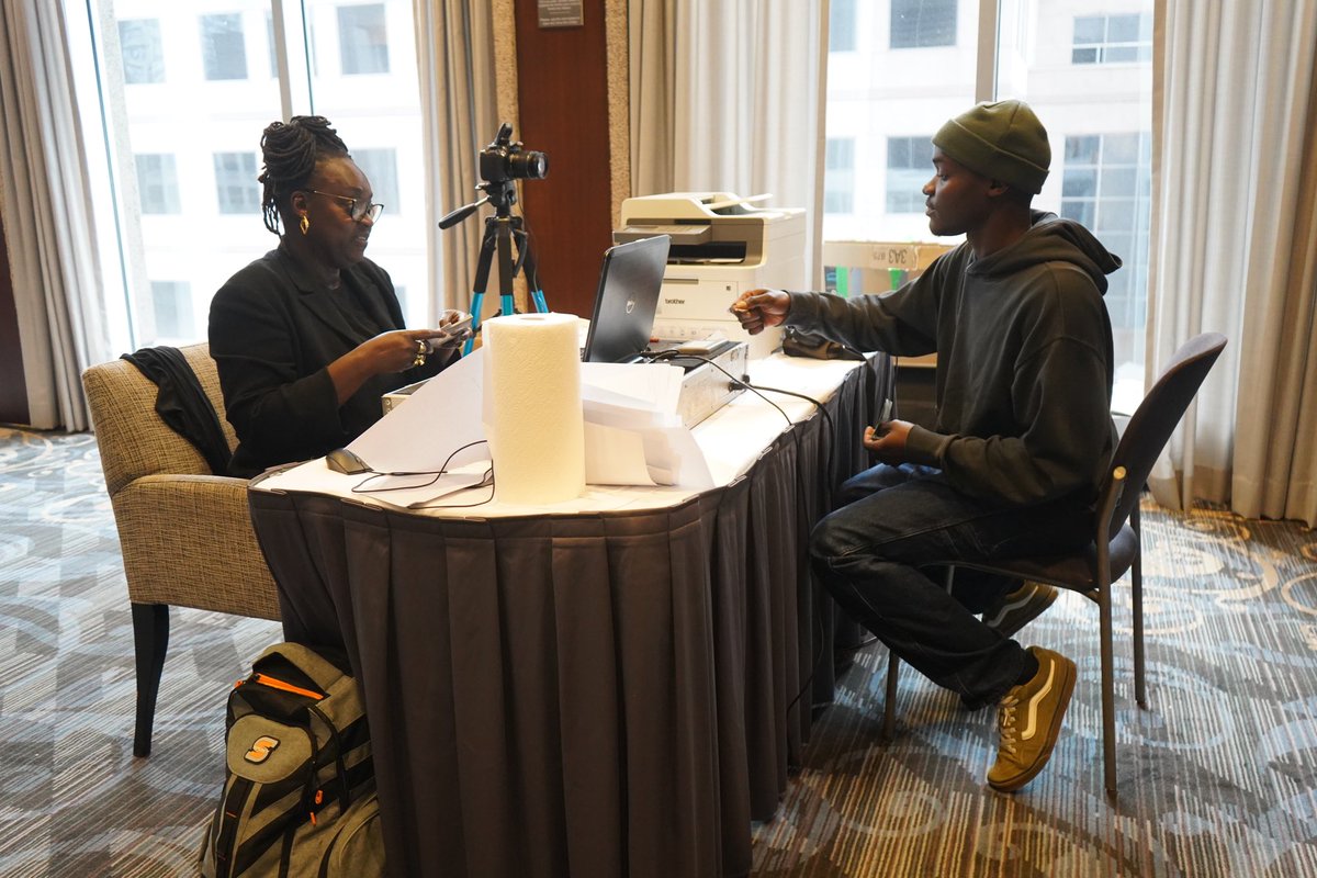 amadoucherif75's tweet photo. Dans le cadre de ma tournée aux États-Unis puis au Canada, le concept de Consulat mobile a été appliqué.

Ainsi, le Consulat Général du Sénégal à New York et l’Ambassade du Sénégal à Ottawa se sont déployés à Baltimore pour l’un, Québec et Montréal pour l’autre, afin d’effectuer des enrôlements de passeports.

Nous sommes résolument engagés dans un processus d’amélioration continue des services consulaires.

#amadouchérifdiouf #senegal #diaspora