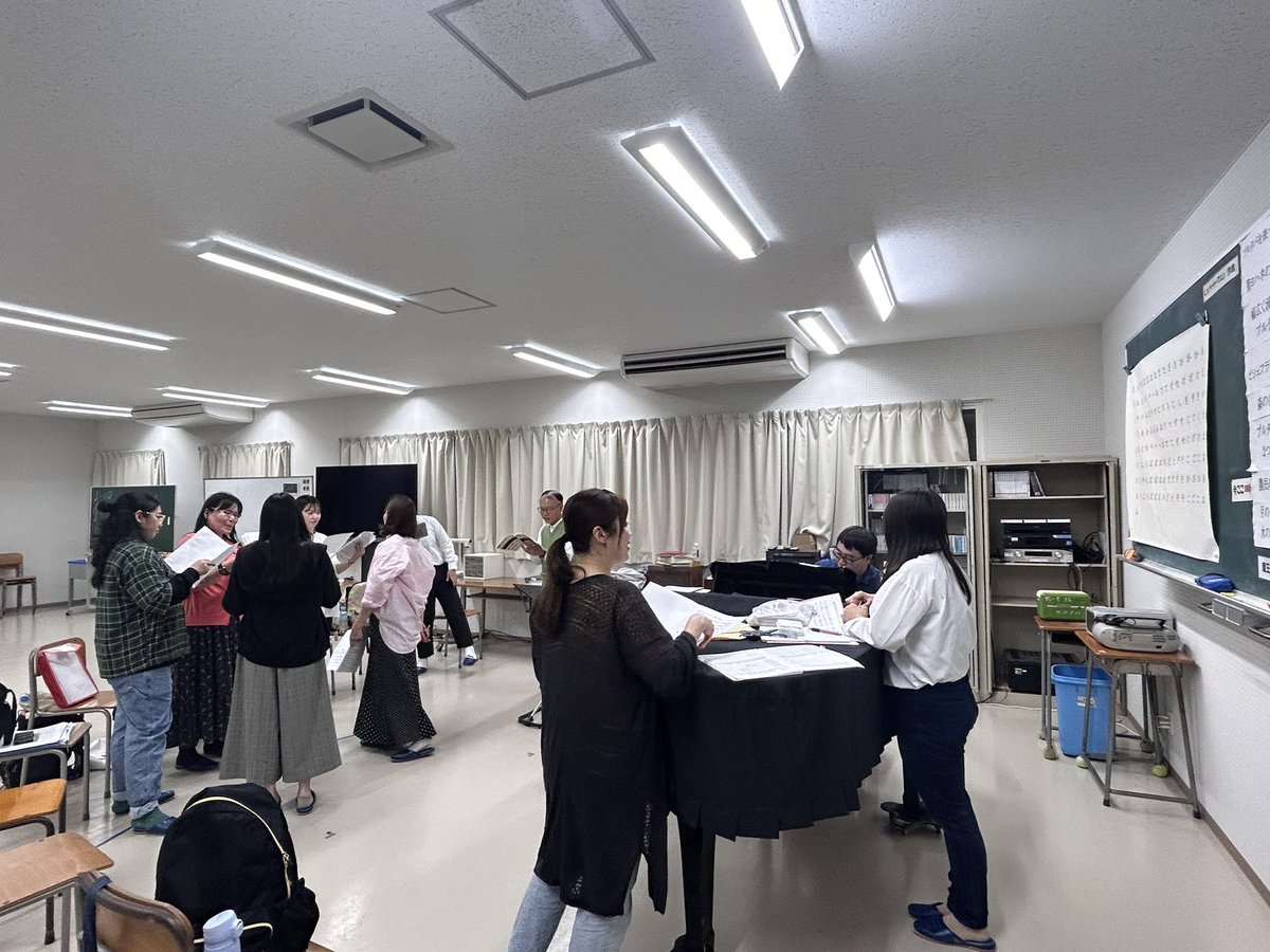 chorus_yui_2018's tweet photo. 合唱団「結」の練習風景です！

本番まで残り１カ月になりました！
６月１日武蔵境のスイングホールで武蔵野芸術文化協会が主催するコンサートに出演予定です。

１３時３０分からなのでお時間ある方ぜひ見に来て下さいね✨ https://t.co/hxvxeMlM4b