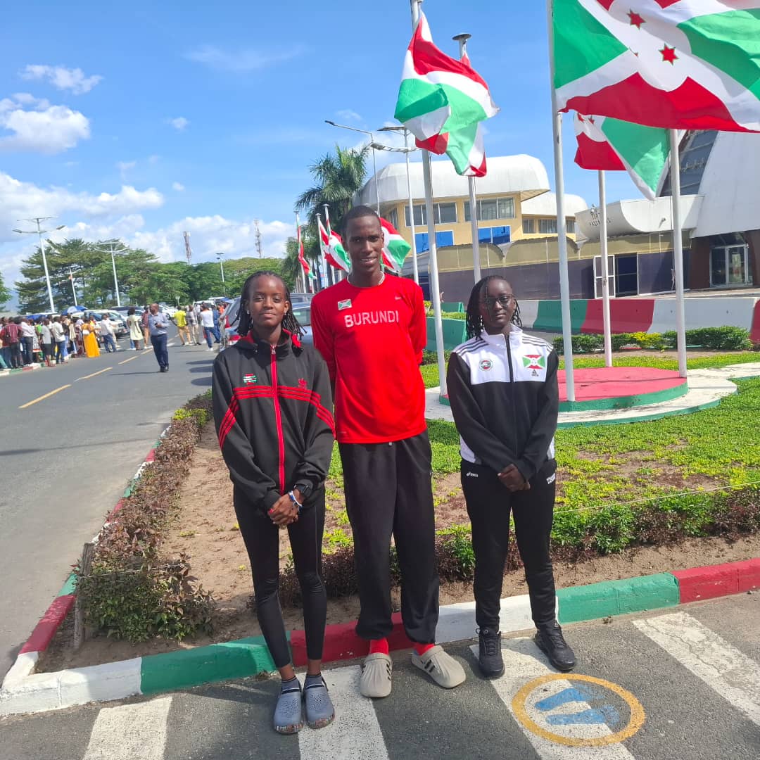 Teams #Angola 🇦🇴  #Burundi 🇧🇮, #Cameroon 🇨🇲 and #Namibia 🇳🇦  on their way to Cairo for the #African Junior Swimming Championships✈️ 🏊🏽‍♀️ 🔥

Safe travels!

#Africa #Egypt