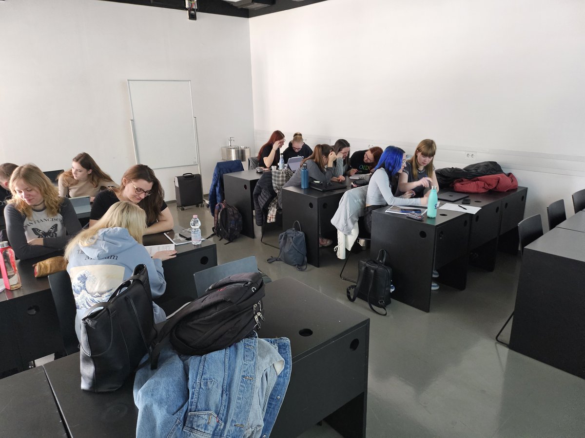 Our SRNA citizen science app is getting an upgrade⭐! We are collaborating with students in developing new features, which will also include better eDNA metadata collection and reference genome analysis.🧬🖥.

#CitizenScience #Research #App #eDNA
<a href="/PRO_C0ast/">PRO-Coast</a>  <a href="/BioGenEurope/">Biodiversity Genomics Europe (BGE)</a>