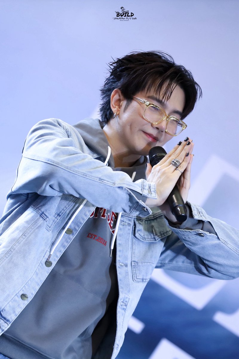 Build_FamilyFC's tweet photo. วันนี้ทำไรกันค้าบบบบบ💙✨
 🎫🎂วันที่ 1 พค เวลา 10 โมงเรามีนัดกันน้าาา 

What’s the plan for today? 💙✨
🎫 Don’t forget, we have an appointment on May 1st at 10 a.m.! 🎂

~ส่วนรายละเอียดเพิ่มเติมเดี๋ยวมาลงวันนี้นะคะ 
~I’ll share more details later today

#BuildJakapan @JakeB4rever 
#Beyourluve