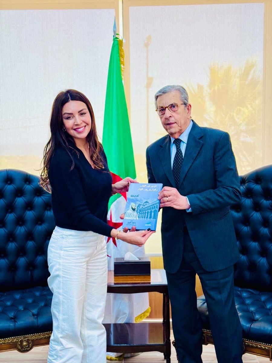 سعيدة بلقاء سعادة سفير الجزائر فوق العادة والمفوض لدى الجمهورية اللبنانية السيد كمال بوشامة، الذي استقبلني في مقر السفارة الجزائرية بالعاصمة بيروت 
#الجزائر #لبنان 🇱🇧 🇩🇿