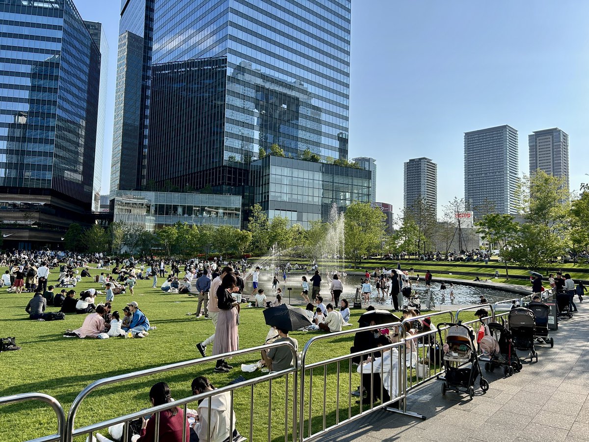 GameChanger_39's tweet photo. うめきたは自然が増えた☘️⛲️ https://t.co/UToZ2xiqgo