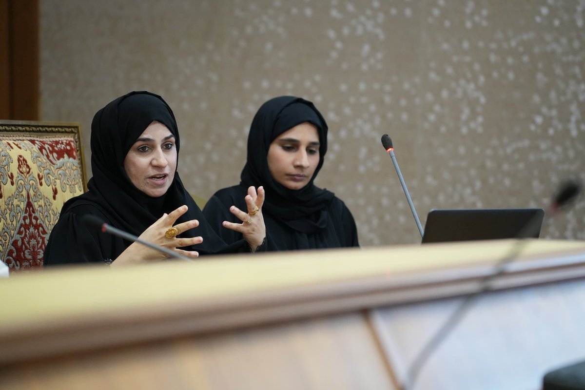 DK_Municipality's tweet photo. كما عرضت المديرية العامة للتربية والتعليم بمحافظة الداخلية ورقة عمل بعنوان "دليل الاشتراطات الصحية للمقاصف المدرسية"، استعرضت خلالها دليلاً شاملاً للإجراءات الصحية الواجب اتباعها في المقاصف المدرسية لضمان تقديم وجبات صحية وآمنة.

#بلدية_الداخلية
#تعليم_مستدام https://t.co/WQjCFIuOwz