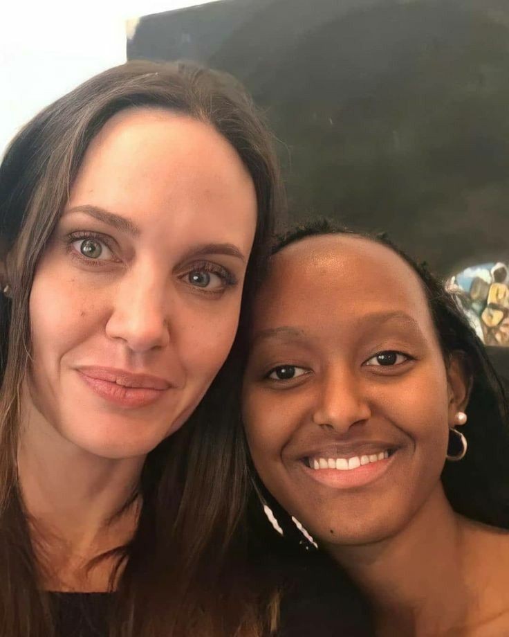 #angelinaJolie